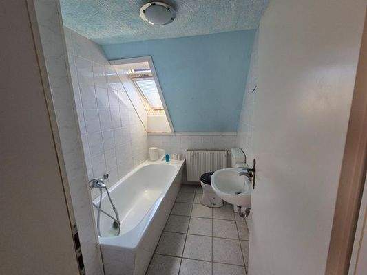 Bad im Dachgeschoss