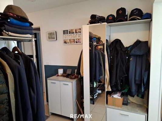 Eingangsbereich mit Garderobe