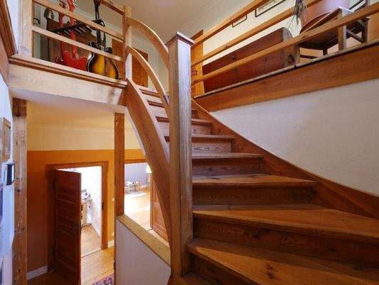  OG - HOLZTREPPE - DG