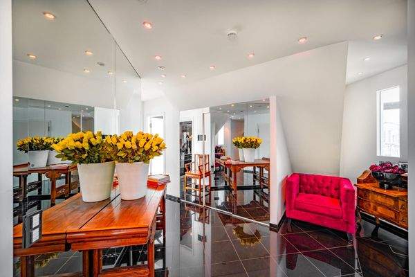 Großräumiger Flur zum Hauswirtschaftsraum