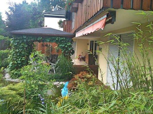 Der Blick auf den Pavillon