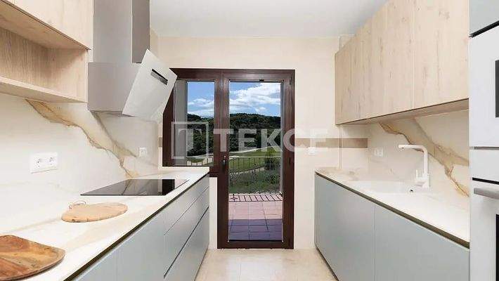 Townhouses in Estepona with Exclusive Pools and Gardens