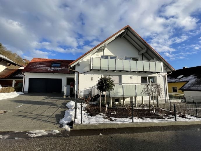 Erstbezug nach Sanierung! 4-Zimmer-Dachgeschosswohnung in Rohrbach (Ilm) / Nähe A9 zu verkaufen!