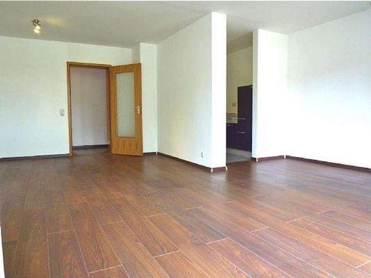 Wohnzimmer mit Essbereich