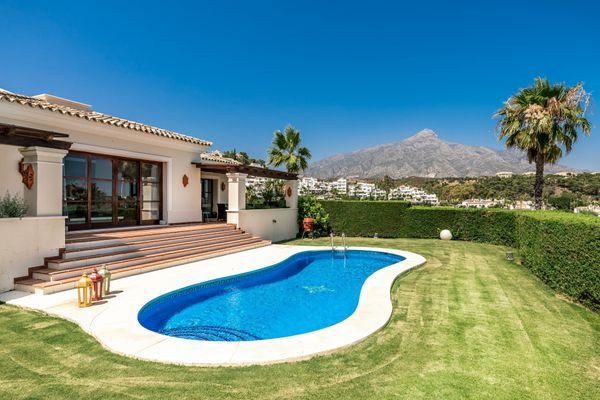 Photo: Villa in Nueva Andalucia