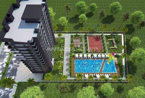 Newly-Built Properties in a Beachside Complex with Pool in Mersin