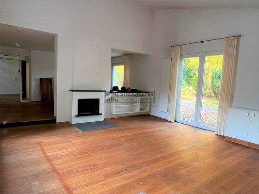 Wohnzimmer mit Kaminblick