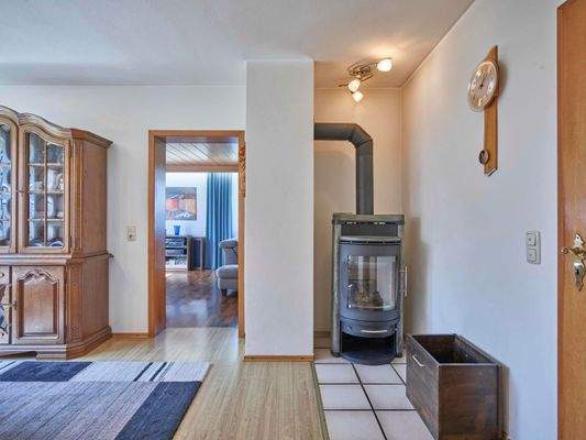 Esszimmer mit Blick auf Kamin