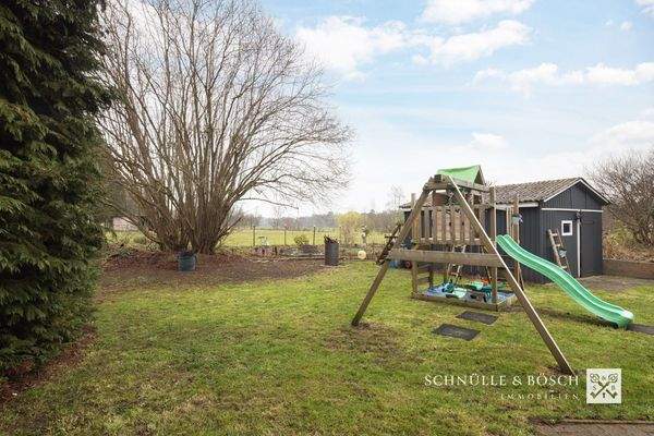 Im Garten lässt sich toben und relaxen