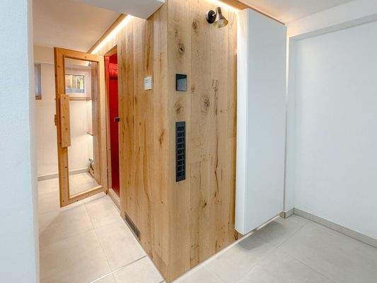 Saunabereich mit integrierter Beleuchtung