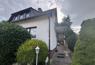 Straßenansicht Hauseingang
