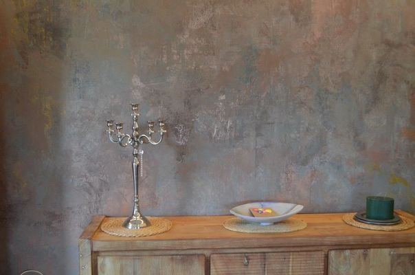 Wohnzimmerwand mit Leuchter.jpg