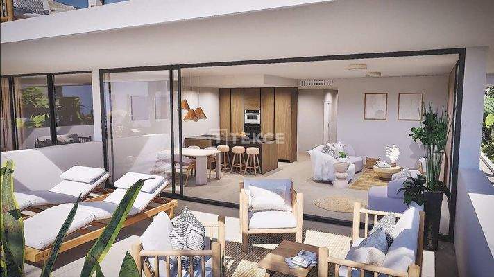 Apartments with Private Gardens or Solariums in Mar de Cristal