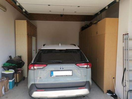 Garage 1 Eingang 2,9 m hoch; 3 m breit