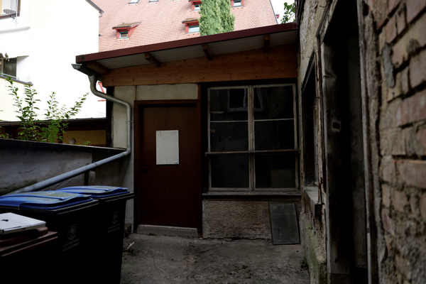 Innenhof Häuschen und Werkstatt