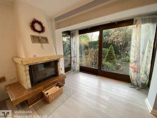 Kamin und Erker im Wohnbereich