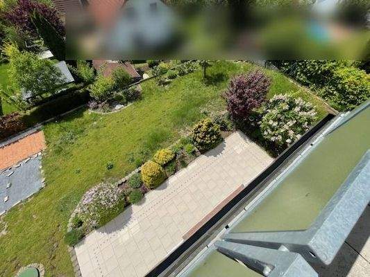 Gartenansicht vom Balkon 