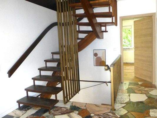 Treppenaufgang ins Obergeschoss