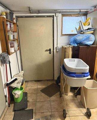 Keller_Waschküche mit Außentreppe