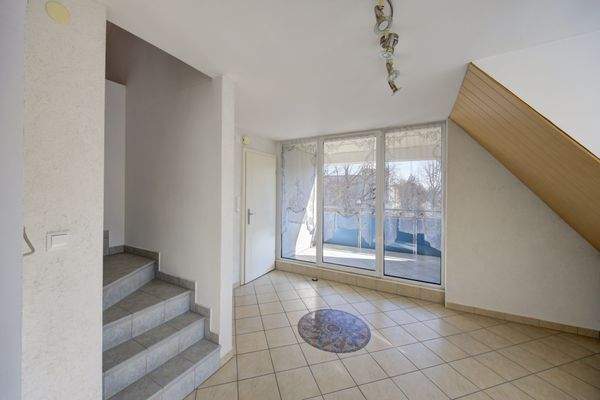 Loggia im DG u. Treppe zum Spitzboden