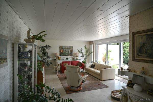 2048 VoicFZB_4225.jpg