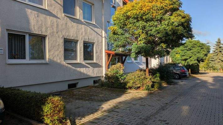 Stellplatz vor dem Hauseingang