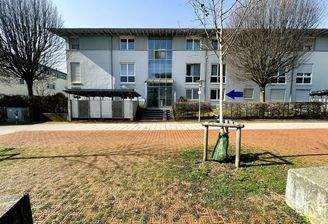 Gebäudeansicht / Eingang