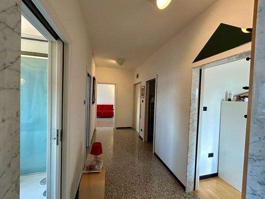 Dreizimmerwohnung-in-Leifers-zu-verkaufen-Leifers-Zentrum-Wohnung-mit-Balkon-mit-Garage-appartamento-trilocale-a-Laives-in-vendita-a-Laives-centro-con-balcone-e-garage