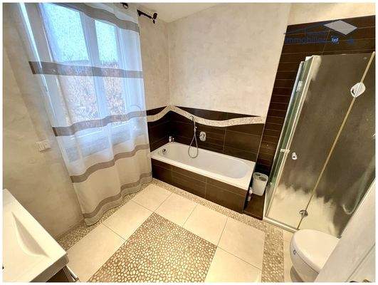 Badezimmer im Obergeschoss