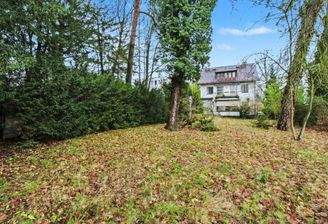 Grundstück mit Altbestand