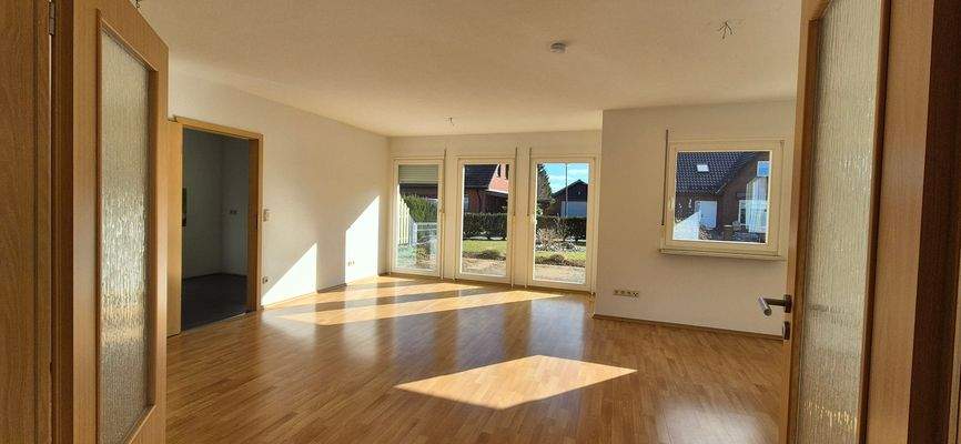 Wohnzimmer mit Essbereich