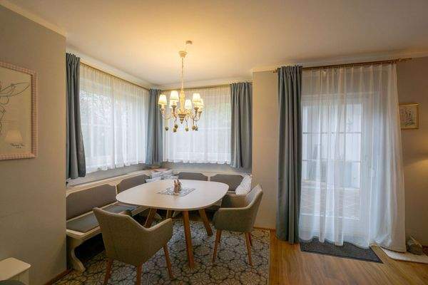 Essecke und Ausgang auf die Gartenterrasse