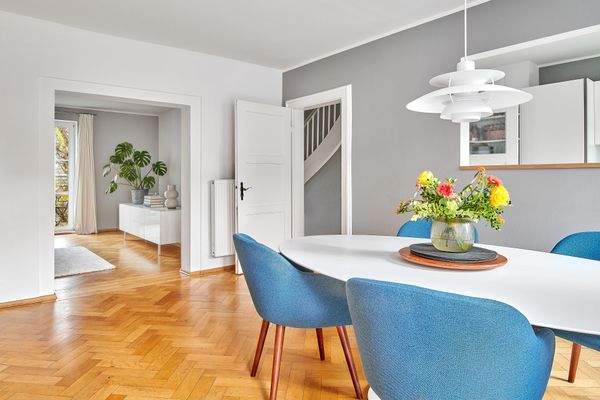 Esszimmer mit Durchreiche