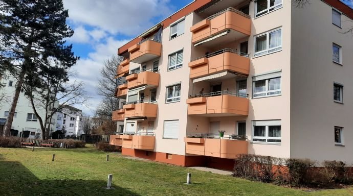 3,5-Zi.-Wohnung, 82,85 m², 2 Balkone, Einbauküche, TG, Wohnung wird frei!