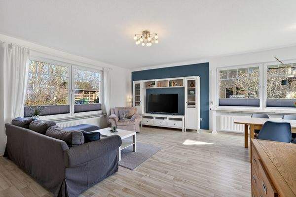 13. Wohnzimmer EG.jpg