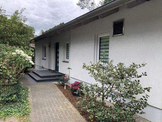 Vorgarten mit Eingang