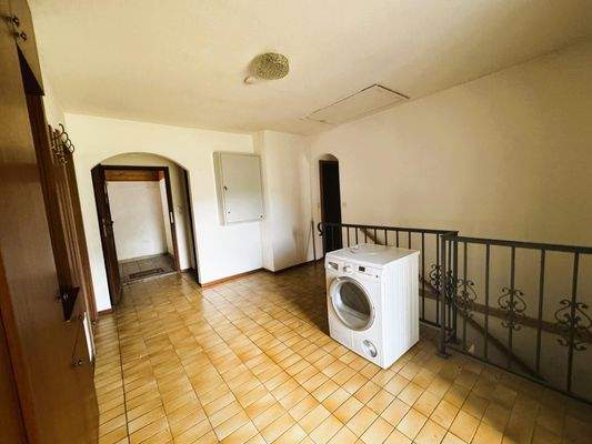 Vorraum, Garderobe, Kellerabgang