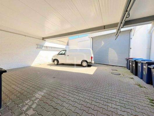 Zufahrt zum Hof - (KI generiert)