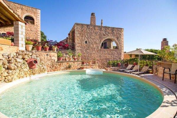 Villa For Sale in Samonas village shared pool 1.jp