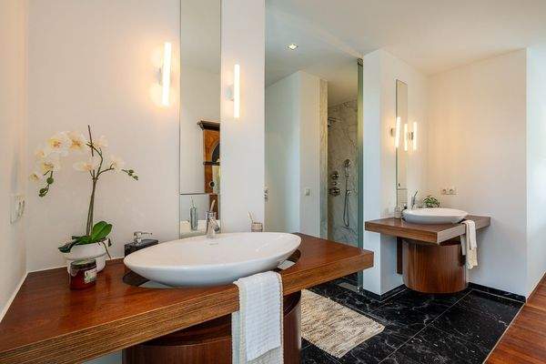 Elegante Armaturen im Bad