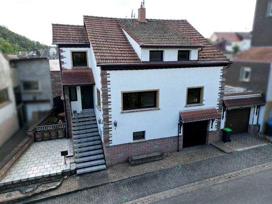 Ein-/ Zweifamilienhaus in Wadgassen