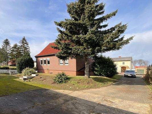 Zufahrt zu den Garagen