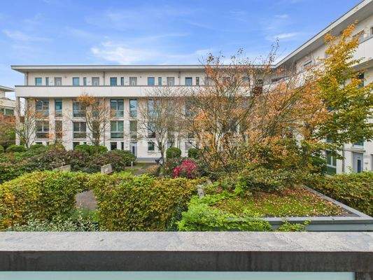 Ausblick vom Balkon zum Innenhof