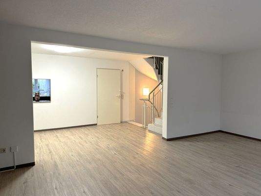 Wohnen_Essen unmöbliert