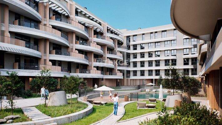 Bright Homes with a Pool in the University Area in Málaga