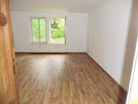 Zimmer 1 der unteren Wohnung.JPG