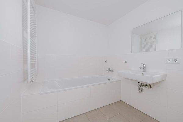 Bad Wanne OG Musterhaus