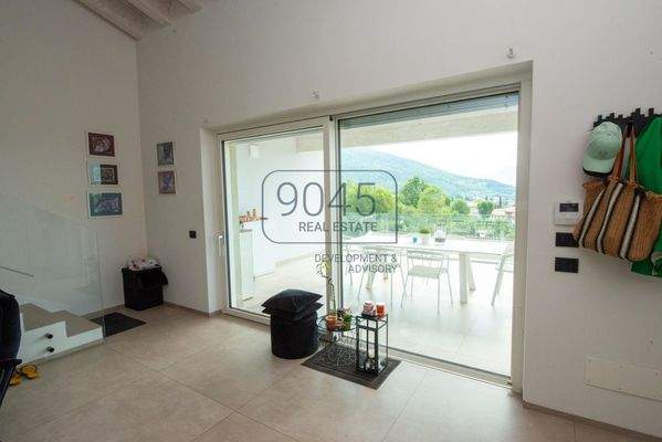 Eckreihenhaus-Villa mit großem Garten in Castion Veronese - Gardasee