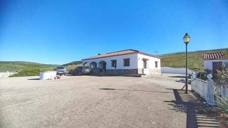 2361 andalusien, costa del sol, sotogrande, jimena de la frontera, finca mit pferdestall zu verkaufen