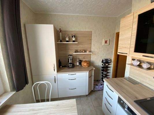 moderne Küche, verbleibt in der Whng., 2 Jahre alt (3).jpg